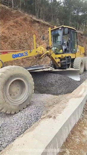 Watch a Motor Grader Perfectly Level a Gravel Road - The Most Satisfying Construction Process