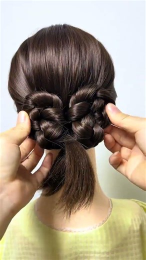 新手必看！蝴蝶低马尾盘发教程