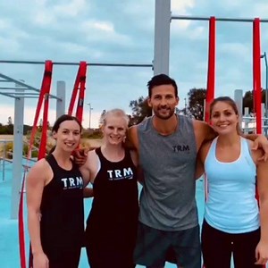 @mrtimrobards taking a few of our TRM legends through a rings workout 💪 The camaraderie, support and friendship amongst our #trmfamily is unreal. JOIN US at therobardsmethod.com #TRMprogress #training #TRMRings #fit #fitness #therobardsmethod #calisthenics #bodyweighttraining #strong | The Robards Method