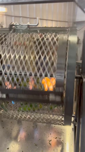 Hatch chili roaster!!!!!!!! @followers @topfans PERIKO Michelada Mix Omar Camarena Ambriz MartinSillo Camarena Facebook Rancho Humilde Jorge Cueva. Mr.Tempo Moe Cason barbecue Gourmet Wood Products, Inc. Locos X el Asado Trs Embroidery #mexico #cooking #fabricationshop #fabrication #ambition #picturechallenge #CarneAsada #Godisgood #CAD #nuevomexico #hatchchile #chilechilaca #roastedvegetables #foodie #comidacasera #LooksChallenge #photochallenge #entertainment #sale #fb #instagramreels #reelsch