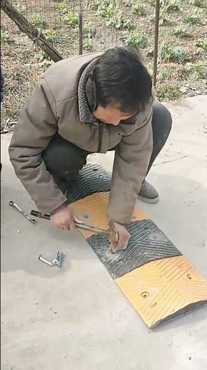 Installation process of rubber speed bumps on roads