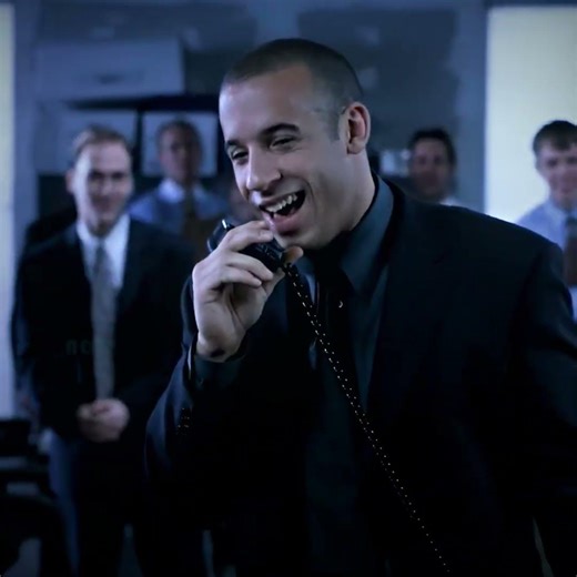 This man used psychological tactics to sell 2,000 fake stocks! #edit #movie #short