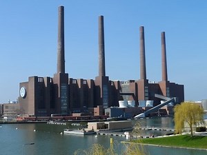 AUTOSTADT | VOLKSWAGEN FACTORY IN WOLFSBURG, GERMANY