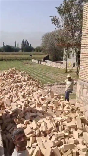 Robot brick Size: Length: 25 cm Width: 12 cm Height: 6 cm ☎️+992 0000 98 244