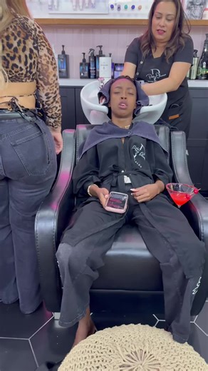 Llegas al salón, te atendemos como reina… y después no te quieres ir. 👑 📍 Patty Olivera Hair Salon 📞 346-541-9464 🏡 1721 Fry Rd., Katy, TX 77449 🌐 pattyoliverahairsalon.com 🕒 Martes a Sábado 10:00 am – 6:00 pm 💳 Aceptamos Afterpay. @🌈Team lidia1👑