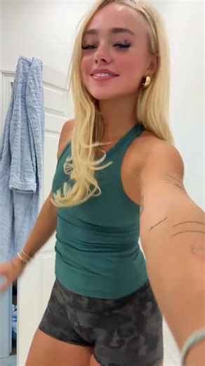 RT @consumemorepawg: Cum on those booty shorts till you have no more cum