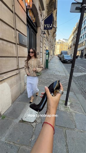 Carolina Herrera Perfume: Easy Application