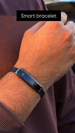 WADI NADA on Instagram: "Smart bracelet functions👇🏻 SHOWS & MONITORS 🔺Blood Oxygen saturation 🔺HEART RATE 🔺STRESS 🔺SLEEP 🔺WORKOUT 🔺SPORTS ACTIVITY 🔺TIME 🔺CALLS & NOTIFICATIONS 🔺PHYSICAL & METAL READINESS"