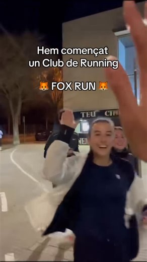 FOX Run Club 🦊 on Instagram: "Primer FOX RUN de 2026 🤟🦊 📆 Dimecres 7 de gener a les 19:45h 📍 Teatre - Auditori de Sant Cugat del Vallès #clubrunning #runclub #foxrunclub #santcugatdelvallés"