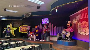 69K views · 379 reactions | Jordan Tracy was devastated this morning to hear the news that Chuck E. Cheese is retiring its iconic animatronic band at most of its locations by the end of 2024. 論 | WTAJ | Facebook