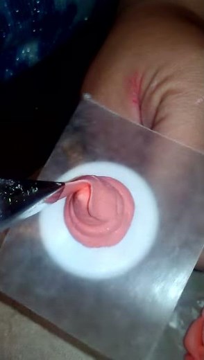 How to make a rose with Wilton tip 104