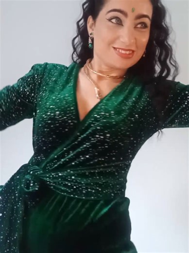 Belly Dancer Loretta loren (@lorettalorenbellydancer)’s videos with Habibi Ya Einy - Nourhanne