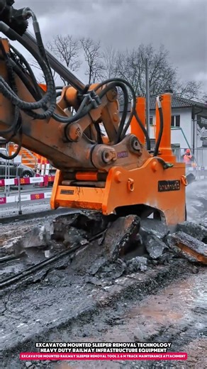 Excavator Mounted Railway Sleeper Removal Tool 2.6 m Track Maintenance Attachment