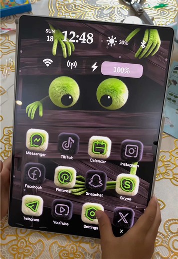 Here's the tutorial for the viral fluffy N desktop icons effect. Create it easily for free with just one photo. FuzzyFilter PlushEffect PlushFilter FoofyEffect FluffyFilter FluffyEffect #fluffy #aieffect The fluffy desktopriconsare so cute! makeathe same style for free in the lower left #capcutforus #capcut #capcutpioneer