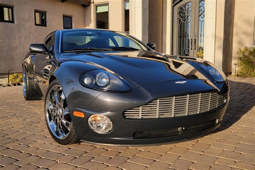 21k-Mile 2002 Aston Martin V12 Vanquish