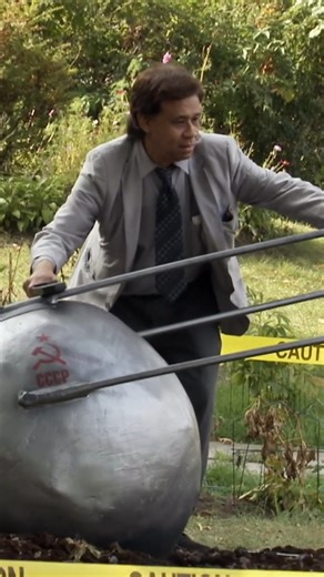 Alien Prank . . . . .#prank #funny #funnyvideos #funnypranks #prankvideo #prankster #comedy #funnymemes #lol #pranksters #youtube #viral #like #fun #prankinvasion #prankvideos #pranked #tiktok #lovestory | Funny and Frumos