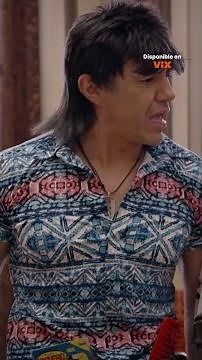 Doña Cuca tells everyone to go find a job #NosotrosLosGuapos #Vítor #Albertano #AdriánUribe #comedy