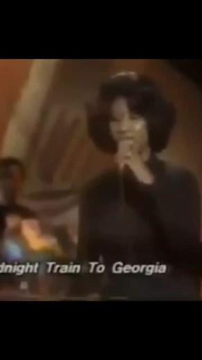 how do y'all think she did on this song I love it #fyp #goldenoldies #arethafranklin #queenofsoul #gladysknightandthepips #midnighttraintogeorgia #70srnb #blackmusic #oldiesbutgoodies #gladysknight