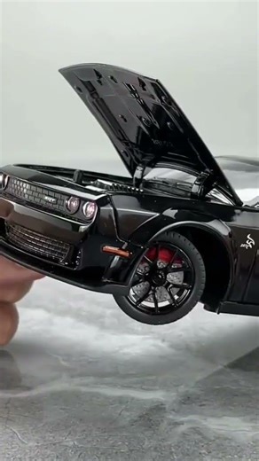 The Details are INSANE! Dodge Challenger Hell Cat SRT 1:24 Diecast Masterpiece Review