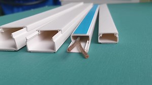 Plastic Electrical Conduit Mini Trunk PVC Cable Trunking Durable Floor Cable Protector Cover Yellow Strips Channel