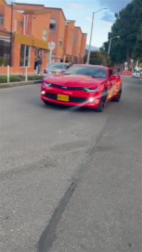 Custom Chevrolet Camaro Featuring Lightning McQueen in Bogotá
