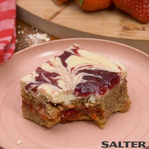 132K views · 236 reactions | We LOVE these jammy raspberry and white choc flapjacks!  Who's going to make them!? Get your pan here  https://bit.ly/SteelSaucepan | SalterUK | Facebook