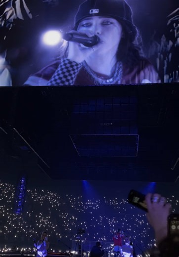 i literally love this song sm 💙 #billieeilish #billie #birdsofafeather #hitmehardandsofttour #hitmehardandsoftbillieeilish #billieeilishedits #for #foryoupage #foryourpage #foryouu