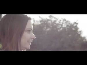 Interview de Céline, une conductrice poids lourd au volant d'un Renault Trucks T Evolution