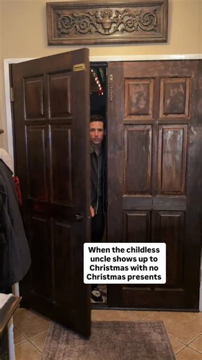 shane murray on Instagram: "I might not be the most festive but I always come through wit the best gifts for the kids 😂 P.s. I could’ve had all my dogs sitting in a line to do this video quicker than I was able to bribe all these kids to play along 🤦‍♂️🤣 P.s.s. Legend has it that I asked for the money back after the video #notdogtraining"