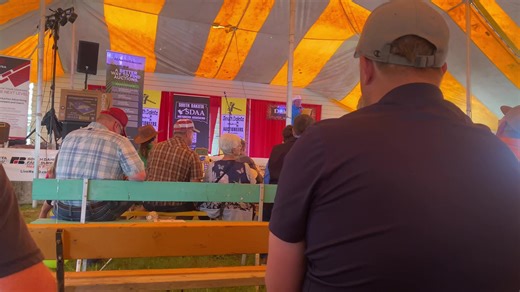 Val Luckett Brings Energy to South Dakota Auctioneers Contest