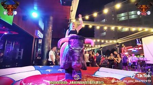 Expert Bull Riding Techniques in Benidorm