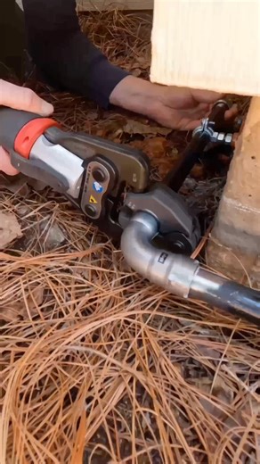 Repairing a natural gas line leak going to outdoor grill 🔥 #plumbing #plumber #asmr #diy