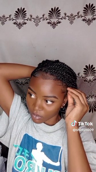 Style Guess Girl Twists with Me