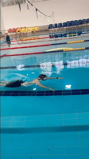 Freestyle swimming 25 meters without breathing and how much can you swim without breathing#swimming