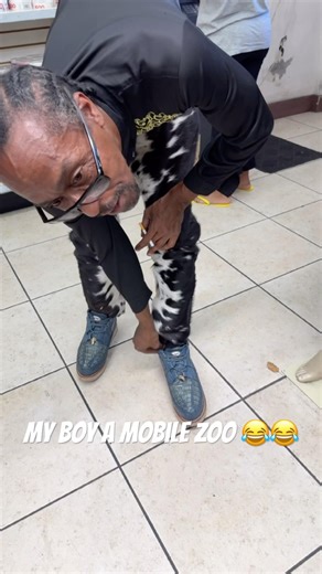 He cuttin up 😂😂 #explore #viral #funny #ytshorts #zoo #viralyoutubeshorts
