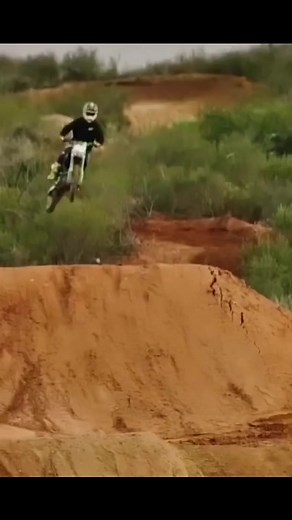 🔥Talent skills! #fmx #motocross #jumps #trackday #racing #bikelife #practice #racing #moto #best #Amazing #air #jump #1trending #2trending #reels #mxracing | TwoWheels MX