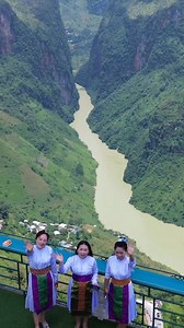 Các bạn gái Hmong auto cảnh đẹp Mí Pó…” #dulichhagiang #VietnamTravel #hmong #flycamvietnam | Coffee Mí Pó Mpl