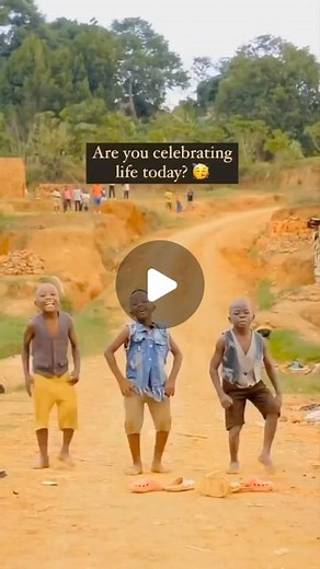 The Be Happy Project | Mindfulness & Happiness on Instagram: "Drop a ♥️ if this brings a smile to your face. It doesn’t matter where you come from, how much or how little you have, happiness is a state of mind.☀️via @masakakidsafricana #purejoy #innerhappiness #thebehappyproject"