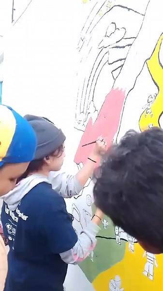 🎨🖌️ ¡El arte cobra vida en nuestras paredes! En la Unidad Educativa Fiscal Durán, creemos en el poder del arte para transformar, inspirar y educar. Nuestros estudiantes dan color a sus ideas, emociones y sueños a través de este mural colectivo. ¡Aquí se potencia el talento, la creatividad y la expresión! 🙌🔥 #UnidadEducativaFiscalDurán #ArteQueInspira #TalentoEstudiantil #MuralColectivo #EducaciónConArte #ArteEnLaEscuela #CreatividadJuvenil #TikTokEducativo