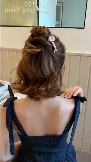 Get Sophisticated Look With This Simple Short Hair Updo #hairstyle #hairstyles#hairclip#hairtutorial