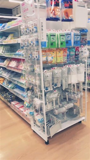 Exploring a 100 Yen Shop in Japan | Fukuoka 🇯🇵