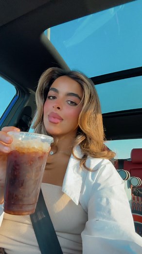 Iced coffee hack . . @Quest Nutrition . #fyp #hacks #foryou #explore #kwait #foryourpage