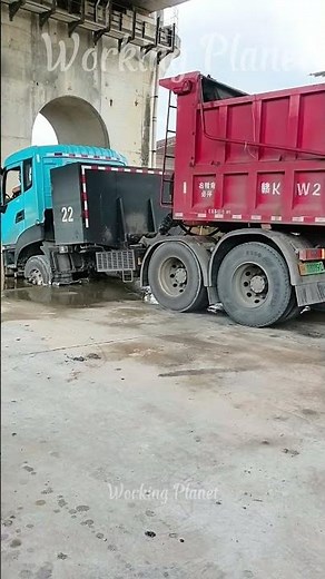 Heavy Truck ESCAPES Mud Trap Successfully 🚛