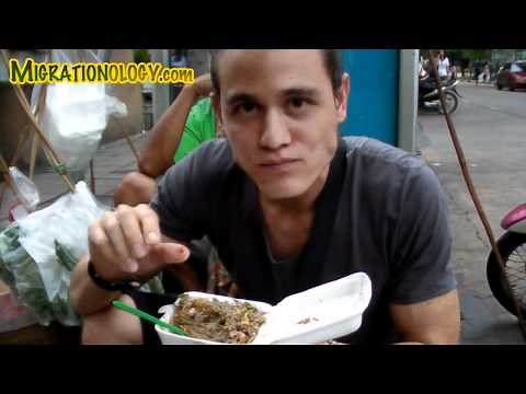 Eating Live "Dancing Shrimp" (Goong Ten, กุ้งเต้น) in Bangkok, Thailand