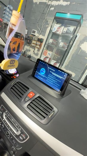 Renault Megane 3 установка магнитолы на android Teyes, камера заднего вида. Автосвет, автозвук OLLO