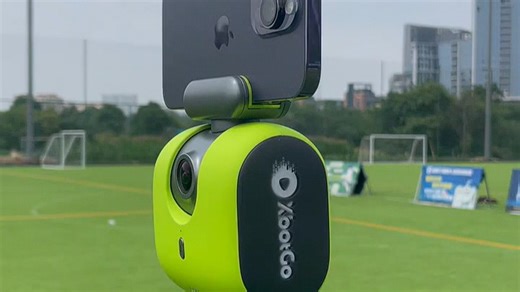 XBOT GO 自动跟焦助力健身直播，动作细节捕捉清晰无遗漏，稳定跟随不跑焦，居家训练更专业，提升内容质量与观众体验。