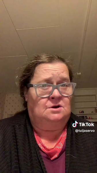 Ei oo niin helppoo nää kaiken maailman komprenssit ja muut skaipsi jutskat #anttiholma#äiti#fyp