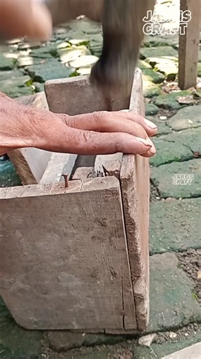 Smart Trick to Remove Rusty Nails Without Damaging Wood #diy #woodworking