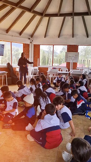 1.6K views · 26 reactions | #MinEducacion #derechoshumanos | Colegio Musical Británico. | Facebook