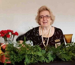 Fun with Floral Design – Techniques from A Pro!